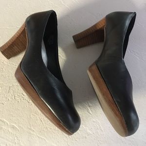 LL Bean Black Leather Heels 6.5
